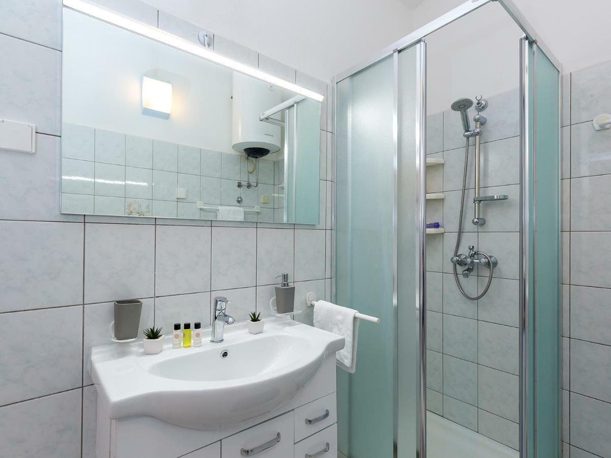 New City Center Design Apartment โปเรช ภายนอก รูปภาพ