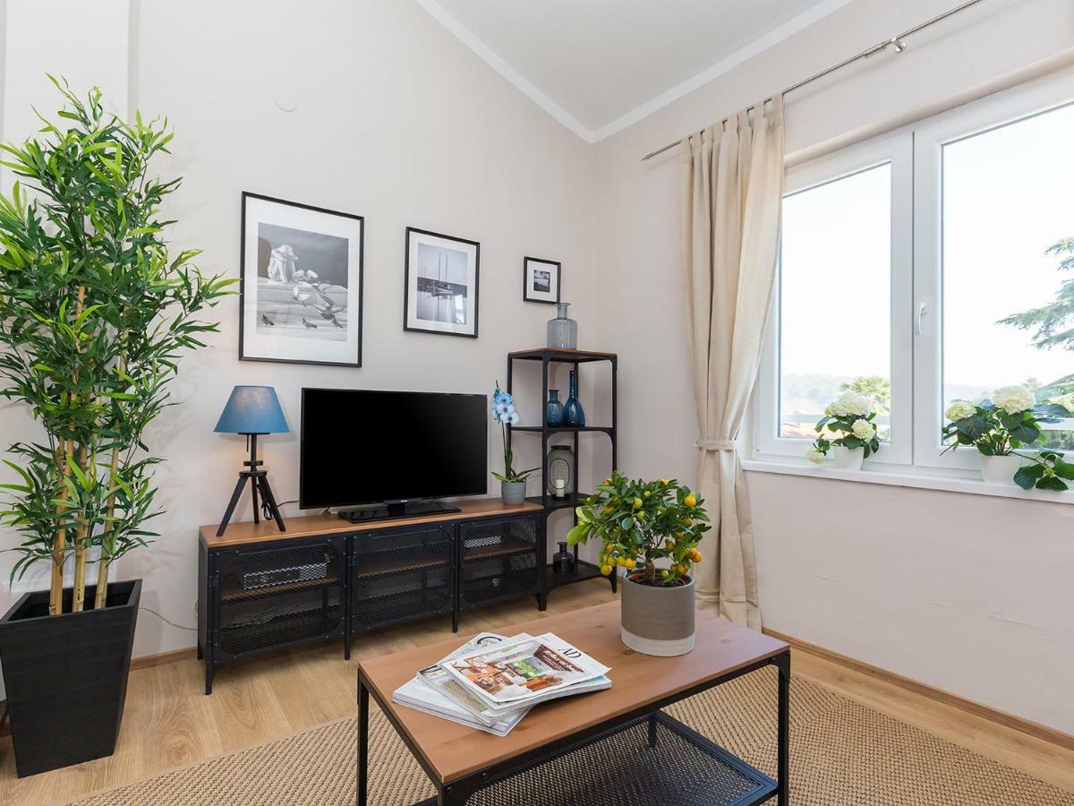 New City Center Design Apartment โปเรช ภายนอก รูปภาพ